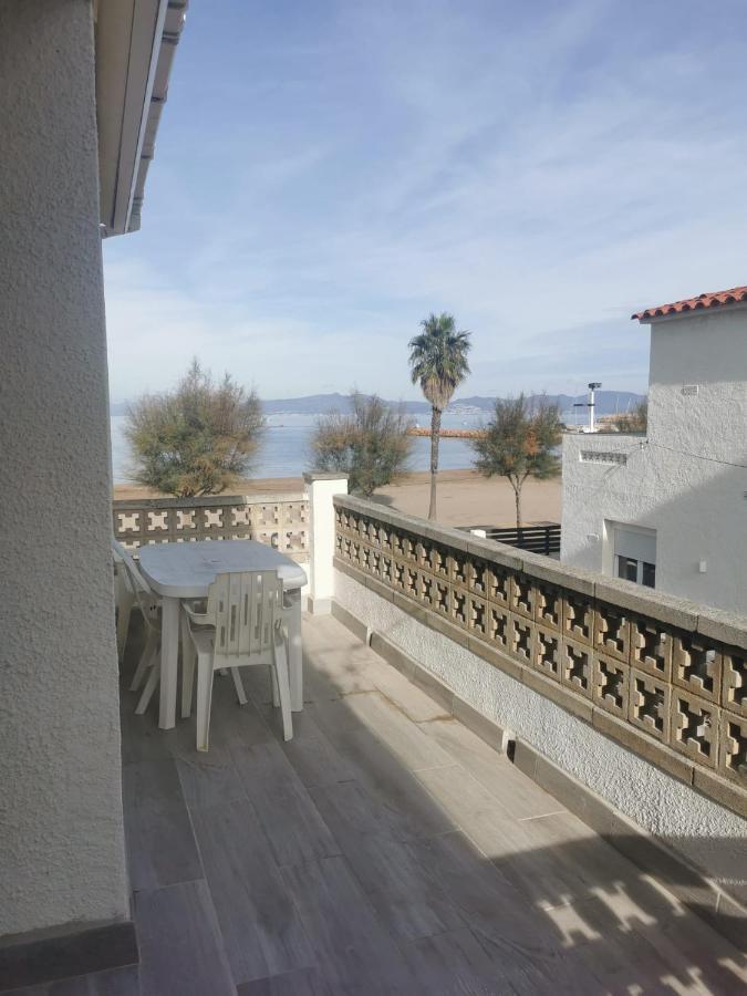 Apartamento En La Playa. Free Parking. Free Wifi L' Escala Dış mekan fotoğraf